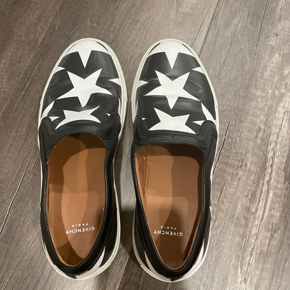Givenchy Flats - Picture 2 of 3